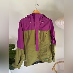Women’s Patagonia Gore-Tex ski/snowboard jacket.